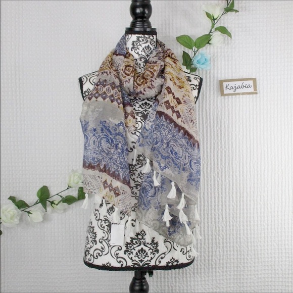 CHARLOTTE RUSSE  Blanket Scarf NWT - Picture 1 of 11